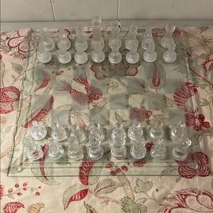 Source Unknown White and Frosted Chess Board Game Set
